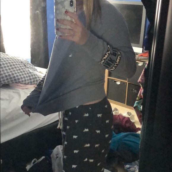 light VS PINK grey crew neck! - Picture 7 of 7